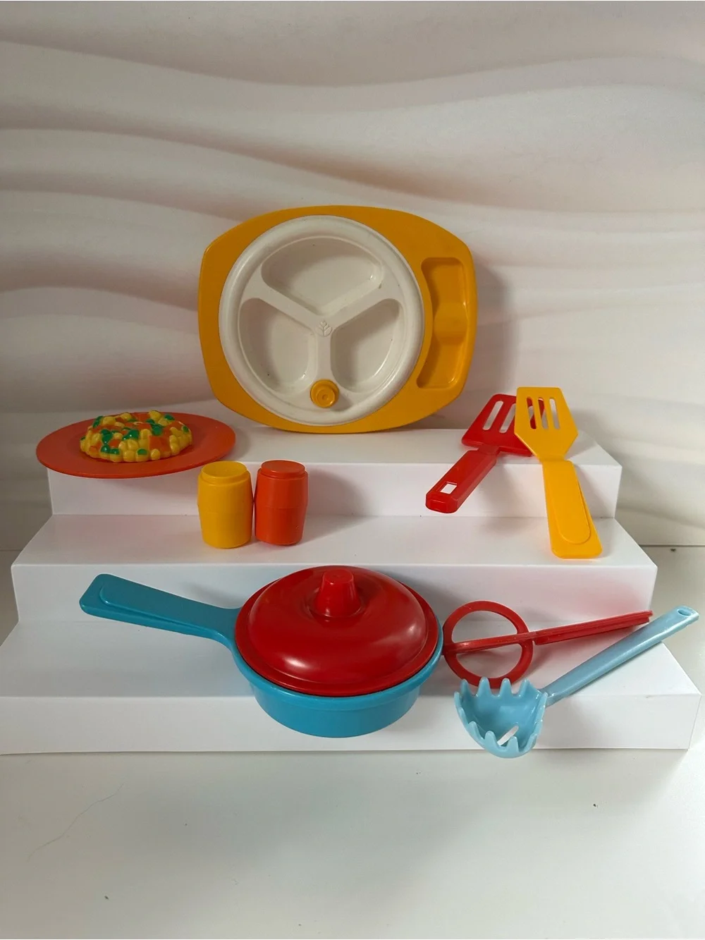 Fisher-Price Vintage Toy Dish Set Plate Cups Pots Utensils Salt Pepper Play 80’s